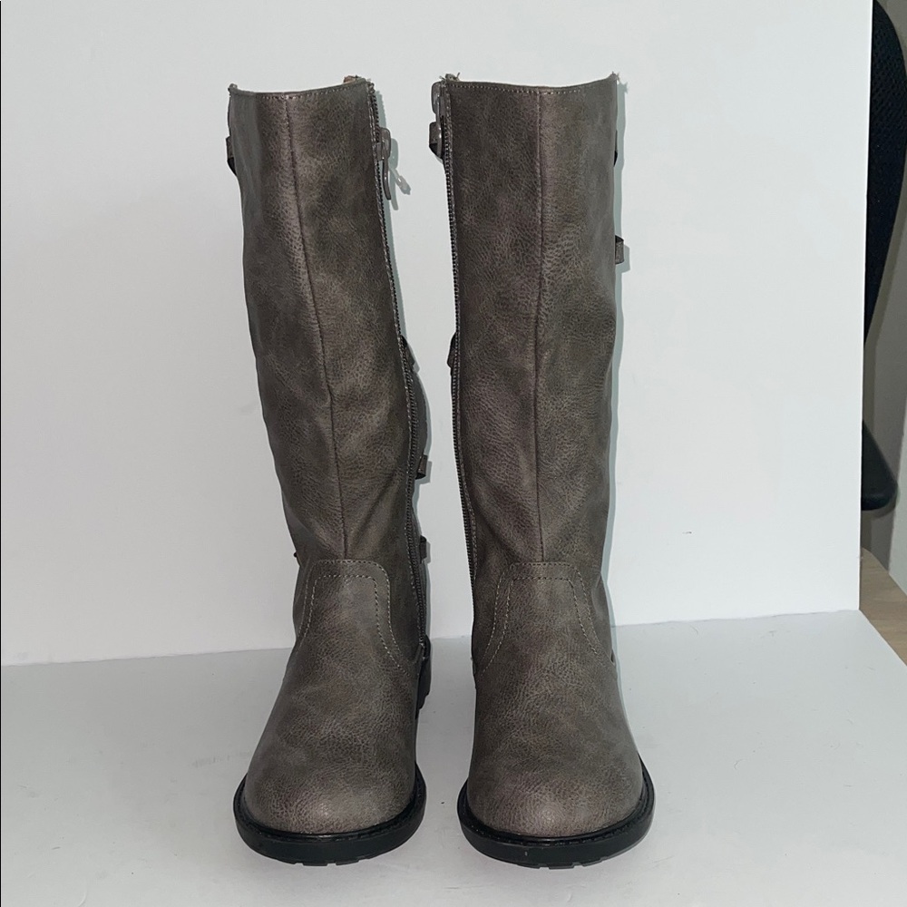 Stylish Kids' Gray Boots